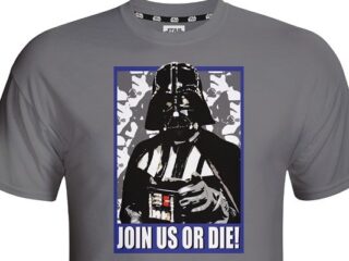 Biedronka z&nbsp;promocjami na&nbsp;gry i&nbsp;zestawami z&nbsp;koszulkami