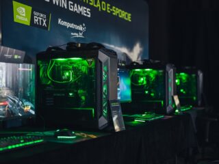 Karty graficzne GeForce dostępne w&nbsp;gotowych zestawach komputerowych