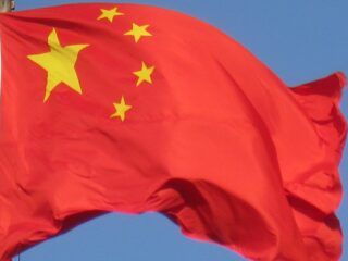 Chiny: Nowe restrykcje dla niepełnoletnich – zakaz dotacji oraz oglądania streamów po 22:00