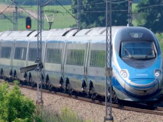 PKP najpewniej zhakowane – pociągi stanęły [AKTUALIZACJA]