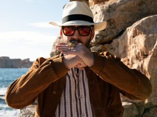 „Nieznośny ciężar wielkiego talentu” – recenzja. 100 twarzy Nicolasa Cage’a
