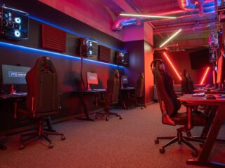 AMD udostępnia uchodźcom z Ukrainy nowoczesne studio w ramach Day Center