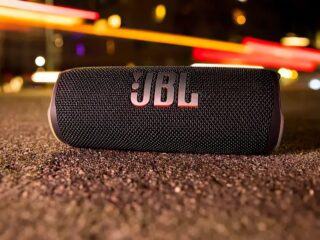 JBL Flip 6 – głośnik pełen mocy i przydatnych rozwiązań