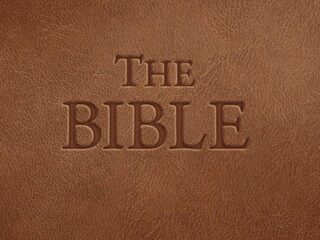 Na Steamie wylądowała właśnie… Biblia