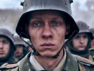 Recenzja filmu „Na Zachodzie bez zmian”. Czy Netfliksowi udało się tego nie zepsuć?