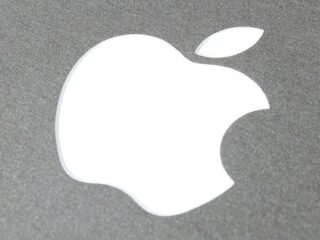 Fortuna za oryginalnego iPhone’a. Rekordowa cena na aukcji