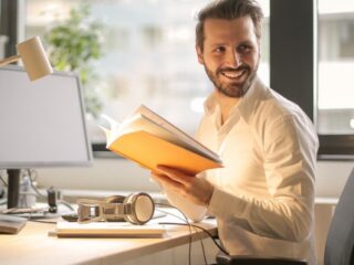 Specjalizacja: konsultant IT. Pobierz bezpłatny raport o&nbsp;polskim rynku