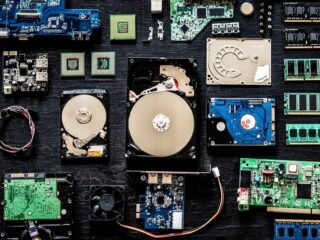 Dane na temat sprzedaży komputerów w ubiegłym roku. Lenovo na prowadzeniu