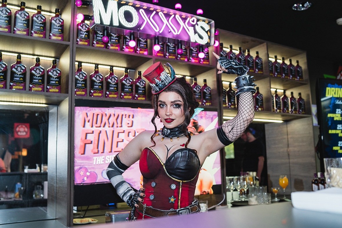 Bar MadMoxxi