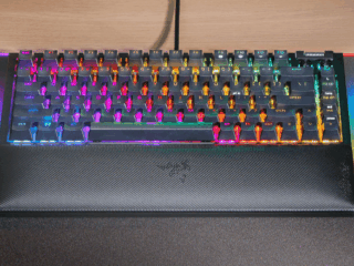 Razer BlackWidow V4 75%: Klawiatura z wymiennymi przełącznikami