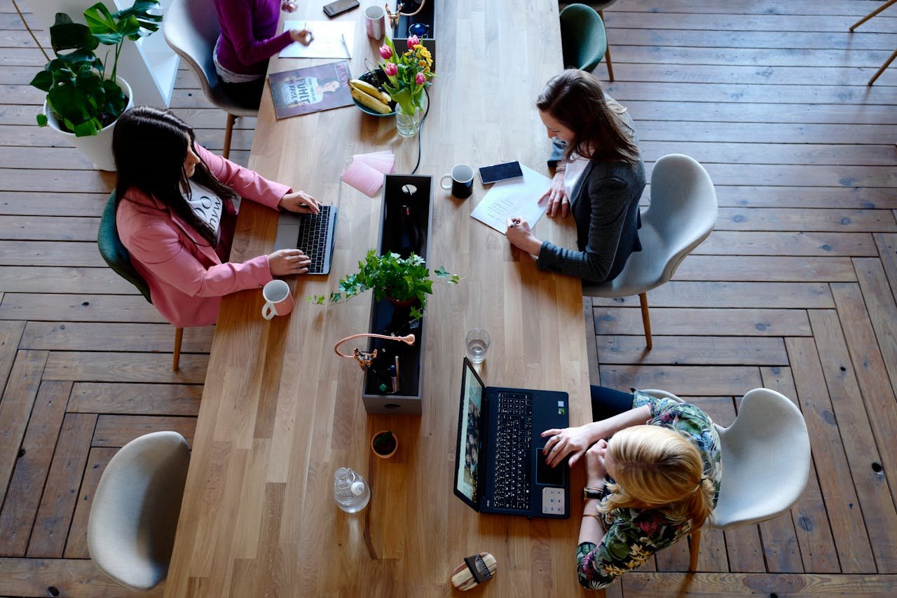 Konsultanci nie chcą wracać do biur. Wyniki badania Ework Group