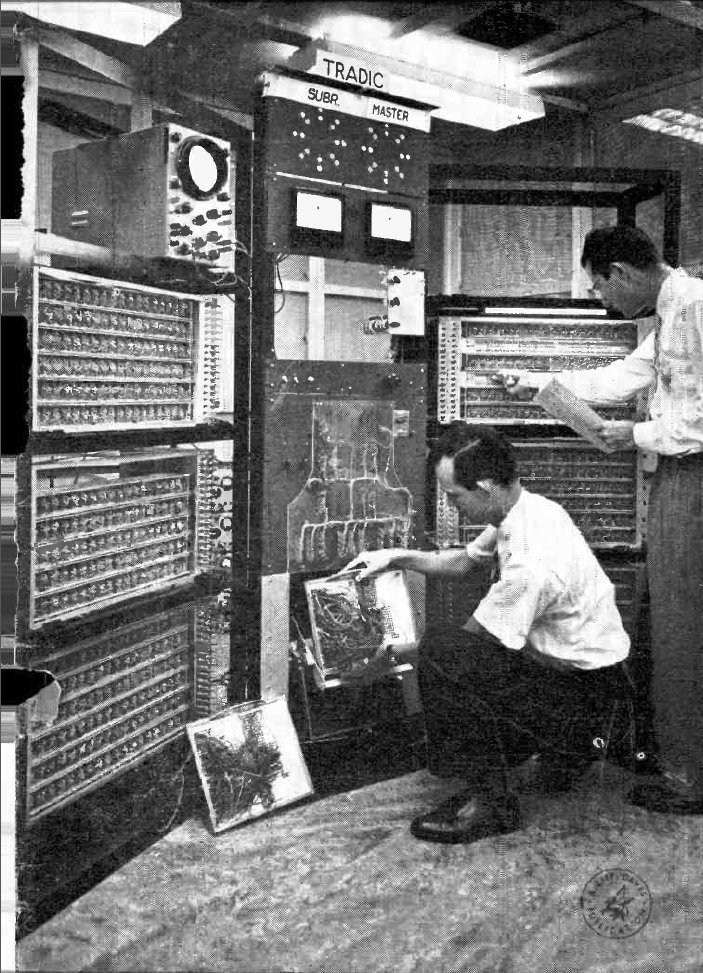 TRADIC. Źródło: Wikipedia Commons / Radio-Electronic Engineering magazine, PD