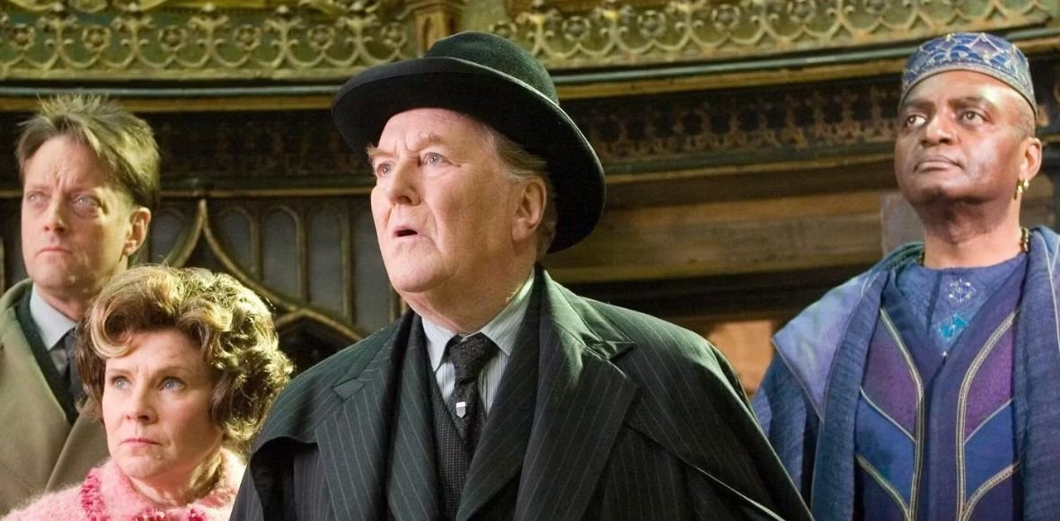 HBO wybrało kolejnego aktora do serialu o Harrym Potterze. Oto Minister Magii Korneliusz Knot