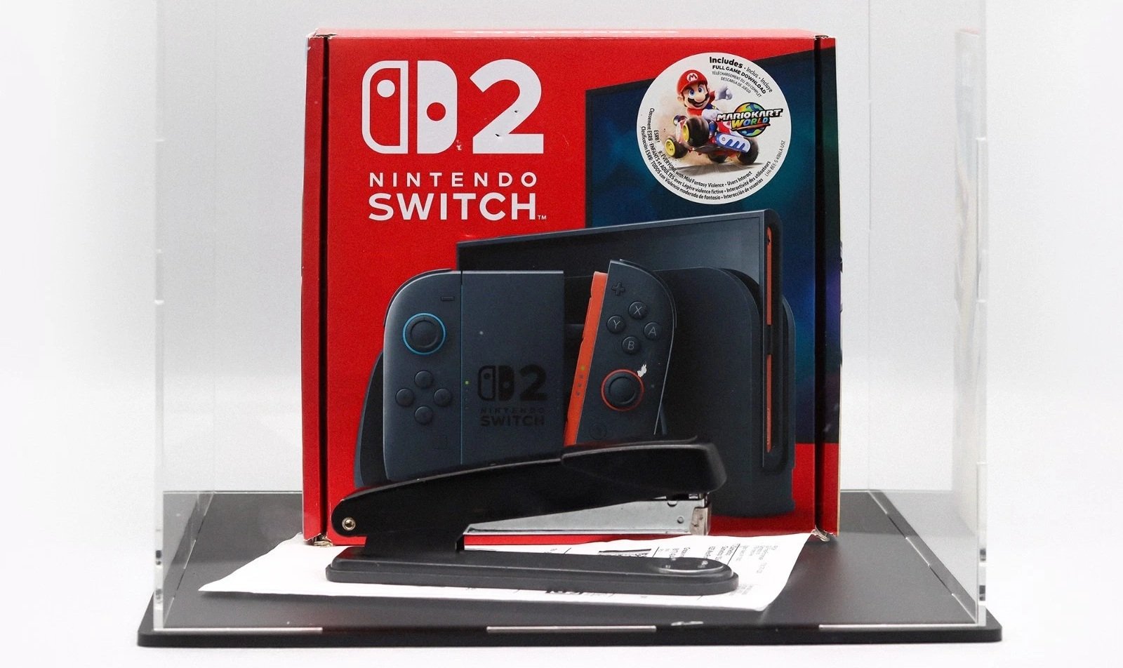 Sklep z grami niszczył Nintendo Switche 2 zszywaczem. Teraz oddaje go na aukcję charytatywną
