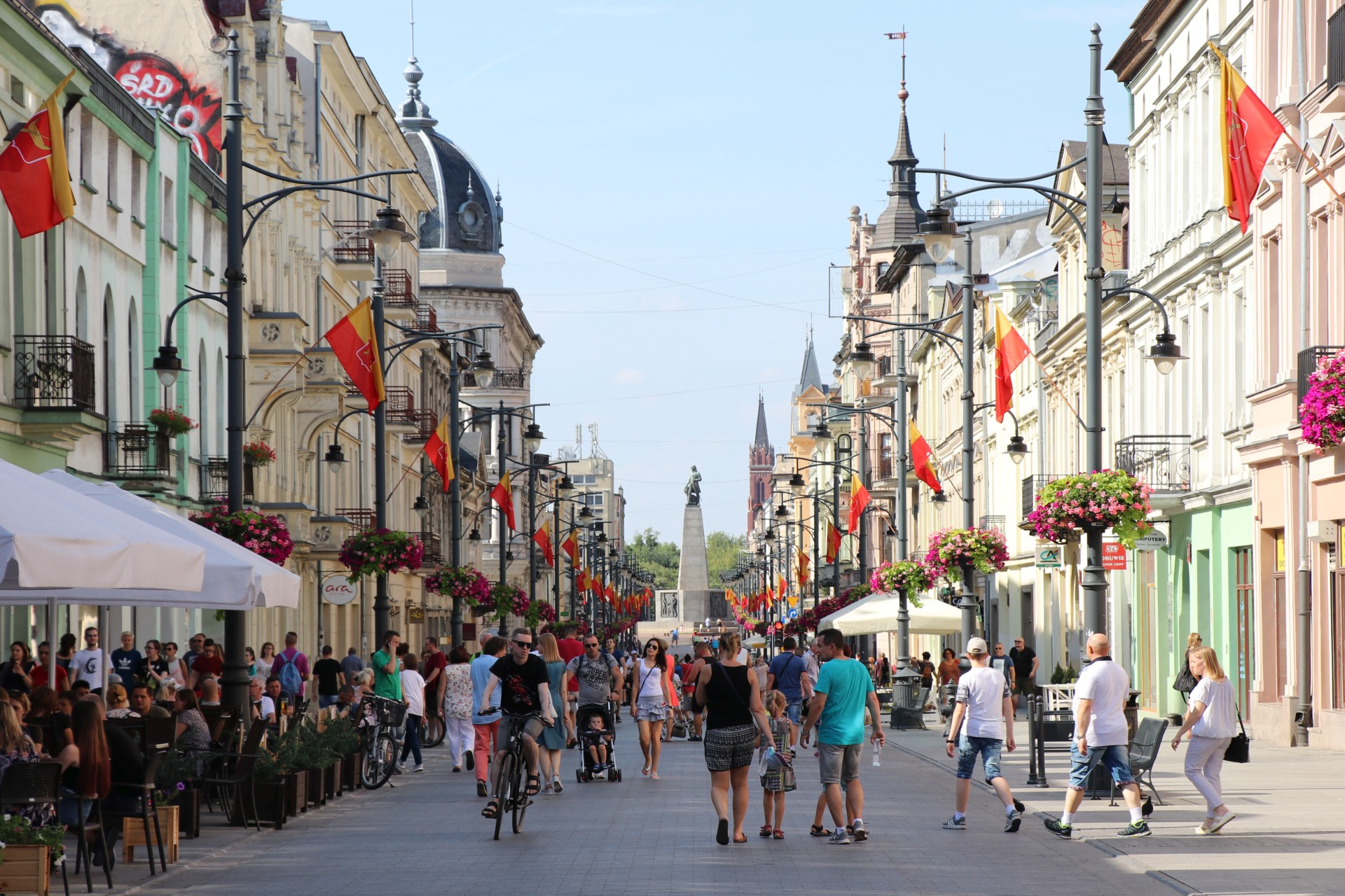 Słynna ulica Piotrkowska, czyli turystyczne serce Łodzi