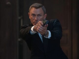 Najpierw Amazon pozbawił Jamesa Bonda jego charakterystycznego atrybutu, a teraz po cichu stara się to naprawić. Agent 007 nadal jednak pozostaje bezbronny