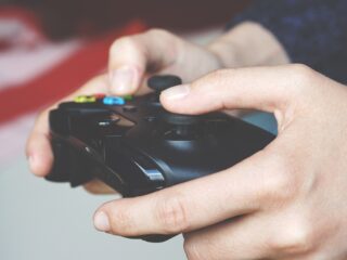 Używany Xbox Series S pod lupą. Kompletny poradnik: co sprawdzić, by zakup był inwestycją, a nie problemem.