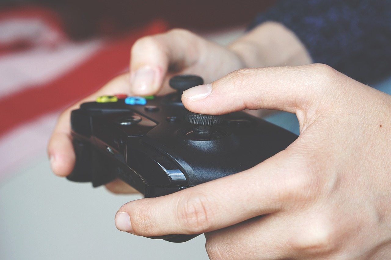 Używany Xbox Series S pod lupą. Kompletny poradnik: co sprawdzić, by zakup był inwestycją, a nie problemem.
