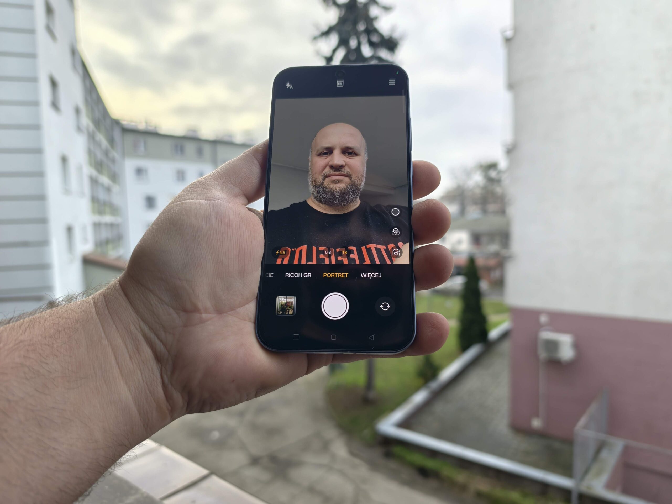 Tego się po&nbsp;Realme nie&nbsp;spodziewałem. GT 8 Pro to&nbsp;potężny gracz w&nbsp;świecie mobilnej fotografii [TEST]