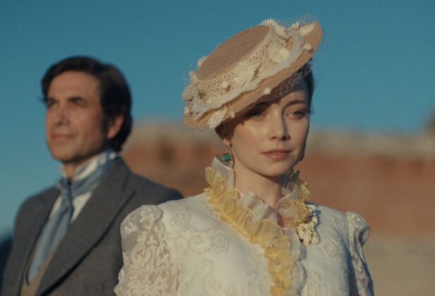 Filmowa „Lalka” ma datę premiery. Kamila Urzędowska i Marcin Dorociński na nowych zdjęciach z planu