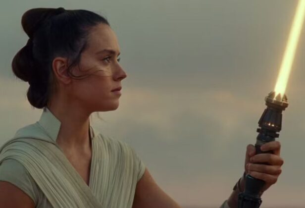 Rian Johnson uważa, że&nbsp;„Gwiezdne wojny” potrzebują wstrząsu. Reżyser wciąż broni decyzji, które podjął przy „Ostatnim Jedi”