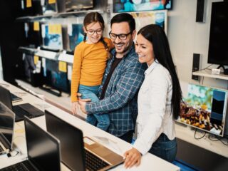 Zakup na raty, czy może wynajem sprzętu? Co się bardziej opłaca?