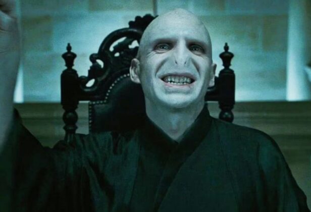 Casting marzeń stał się faktem? To&nbsp;prawdopodobnie ten aktor zagra Voldemorta w&nbsp;serialu o&nbsp;Harrym Potterze