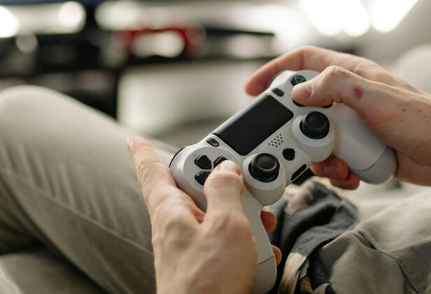 Twórcy gier wolą Switcha 2 od&nbsp;Xboksa i&nbsp;nie&nbsp;chcą korzystać z&nbsp;AI. Ankieta State of Industry 2025 pozwala rzucić okiem na&nbsp;przyszłość branży