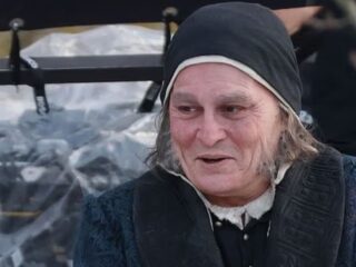 Johnny Depp jako Ebenezer Scrooge. Niesamowita metamorfoza aktora w&nbsp;nowej „Opowieści wigilijnej”