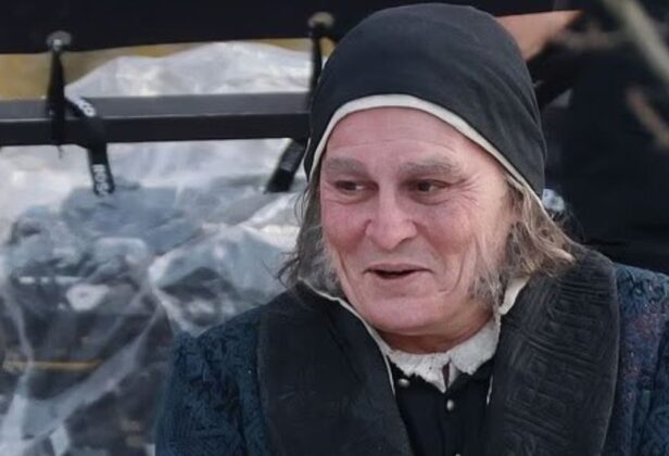 Johnny Depp jako Ebenezer Scrooge. Niesamowita metamorfoza aktora w&nbsp;nowej „Opowieści wigilijnej”