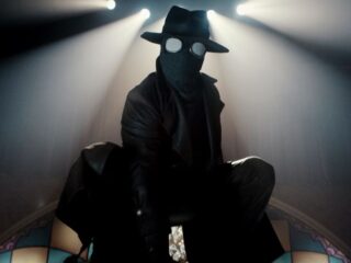 Nicolas Cage to&nbsp;idealny Spider-Man Noir? Zobaczcie nowe zdjęcia z&nbsp;mrocznego serialu Amazonu