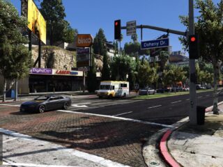 Ten gigamod do&nbsp;GTA 5 sprawia, że&nbsp;Los Santos wygląda bardziej szczegółowo niż kiedykolwiek. 20 tys. dodatkowych obiektów, usprawnienia ruchu ulicznego i&nbsp;nie&nbsp;tylko