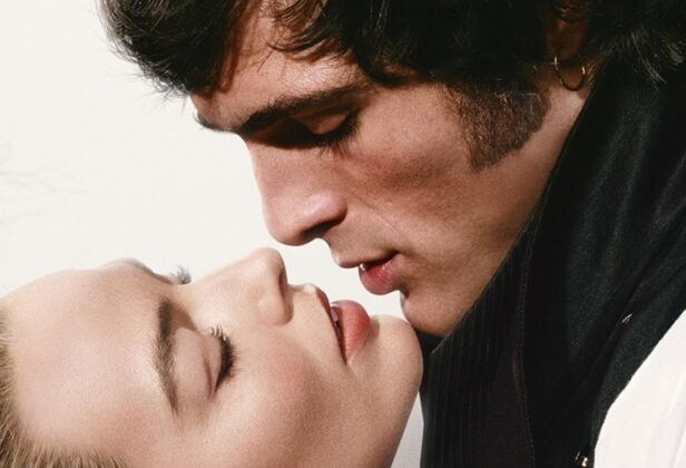 „Wichrowe wzgórza” to&nbsp;niespełniona obietnica Emerald Fennell. Dałem się tej&nbsp;reżyserce oszukać [RECENZJA]