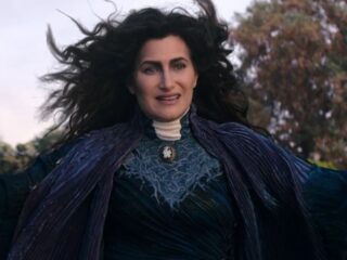 Idealny casting Disneya. Serialowa Agatha Harkness jako matka Roszpunki w&nbsp;aktorskich „Zaplątanych”