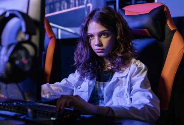 Branża gier traci miliony, bo&nbsp;nie&nbsp;potrafi zainteresować większej liczby kobiet. Badania poruszają również kwestie toksyczności graczy