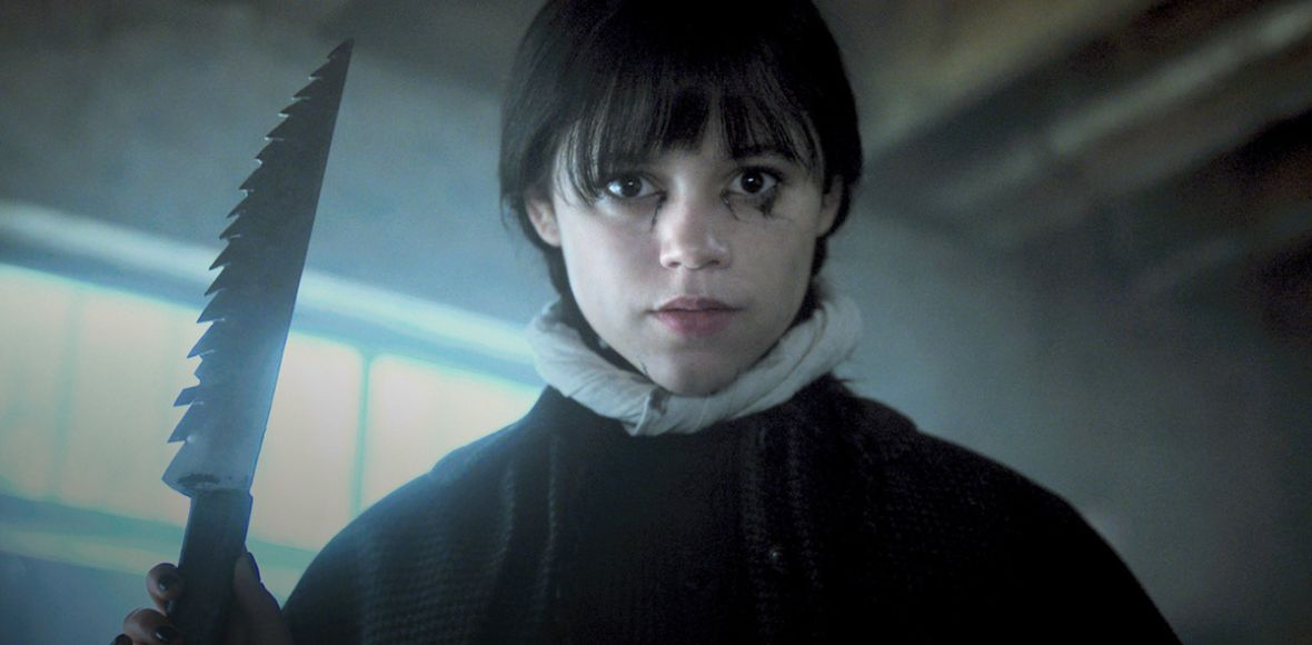 Jenna Ortega w&nbsp;Paryżu. Netflix opublikował pierwsze zdjęcie z&nbsp;3. sezonu „Wednesday”