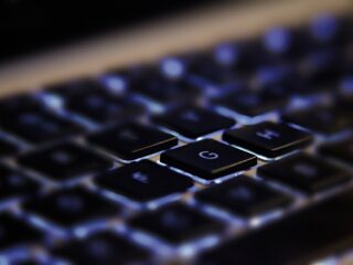 Klawiatury komputerowe – czym się różnią i&nbsp;którą warto wybrać?