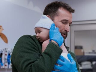 Kiedy rozegra się akcja 3. sezonu „The Pitt”? Gwiazdor serialu zdradził pierwsze szczegóły