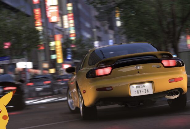 Forza Horizon 6 z&nbsp;nawiązaniem do&nbsp;Pokemonów. W&nbsp;jednej ze&nbsp;stacji radiowych pojawia się „pewna japońska gra o&nbsp;kolekcjonowaniu”