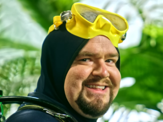 Reżyser „Sharknado” nakręcił film promujący DLC do&nbsp;Dave the Diver. Całość już jest dostępna w&nbsp;sieci