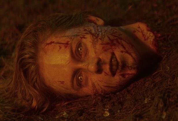 „Martwe zło: Ogień” – recenzja. Najbardziej bestialski i&nbsp;okrutny film w&nbsp;historii serii