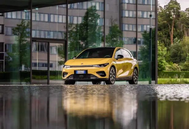Leapmotor B05 debiutuje w&nbsp;Polsce. 218 KM, tylny napęd i&nbsp;do&nbsp;482 km zasięgu za&nbsp;106 900 zł