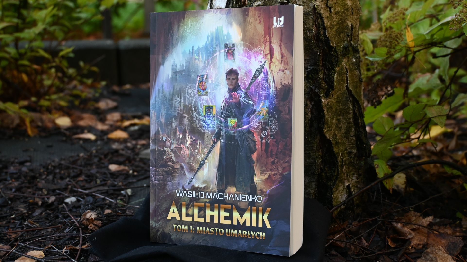 Gra, z&nbsp;której&nbsp;nie&nbsp;da się wylogować. „Alchemik. Tom 1: Miasto Umarłych” Wasilij Machanienko