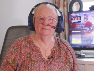 Padł rekord Guinnessa dla najstarszej streamerki Fortnite’a. 78-latka chciała pokazać wątpiącemu w&nbsp;nią wnuczkowi, że&nbsp;się myli