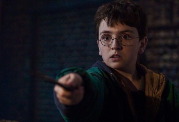 Nowy zwiastun serialowego „Harry’ego Pottera”! Ceremonia przydziału, Quidditch i&nbsp;lekcja eliksirów