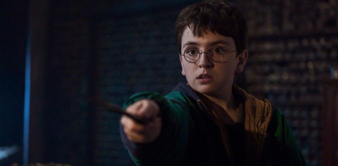Nowy zwiastun serialowego „Harry’ego Pottera”! Ceremonia przydziału, Quidditch i&nbsp;lekcja eliksirów