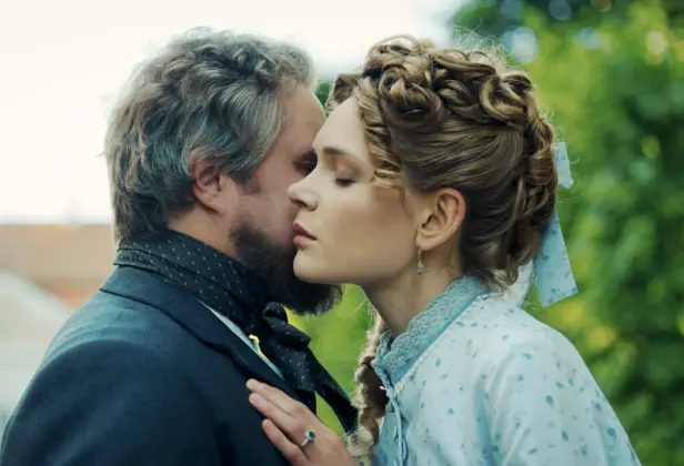 „Lalka” Netfliksa zagrała va banque i&nbsp;trochę triumfuje, a&nbsp;trochę wywala się na&nbsp;twarz [RECENZJA]
