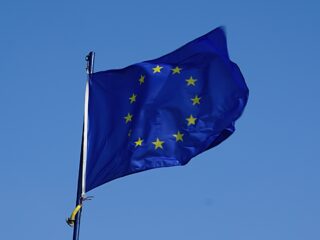 Unia Europejska planuje zmusić producentów gier do&nbsp;ochrony młodych graczy. Propozycja nowej legislacji ma&nbsp;zostać przedstawiona lada moment