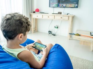 Granie na&nbsp;sprzęcie Apple. Czy&nbsp;iPhone i&nbsp;iPad poradzą sobie z&nbsp;najnowszymi grami mobilnymi?