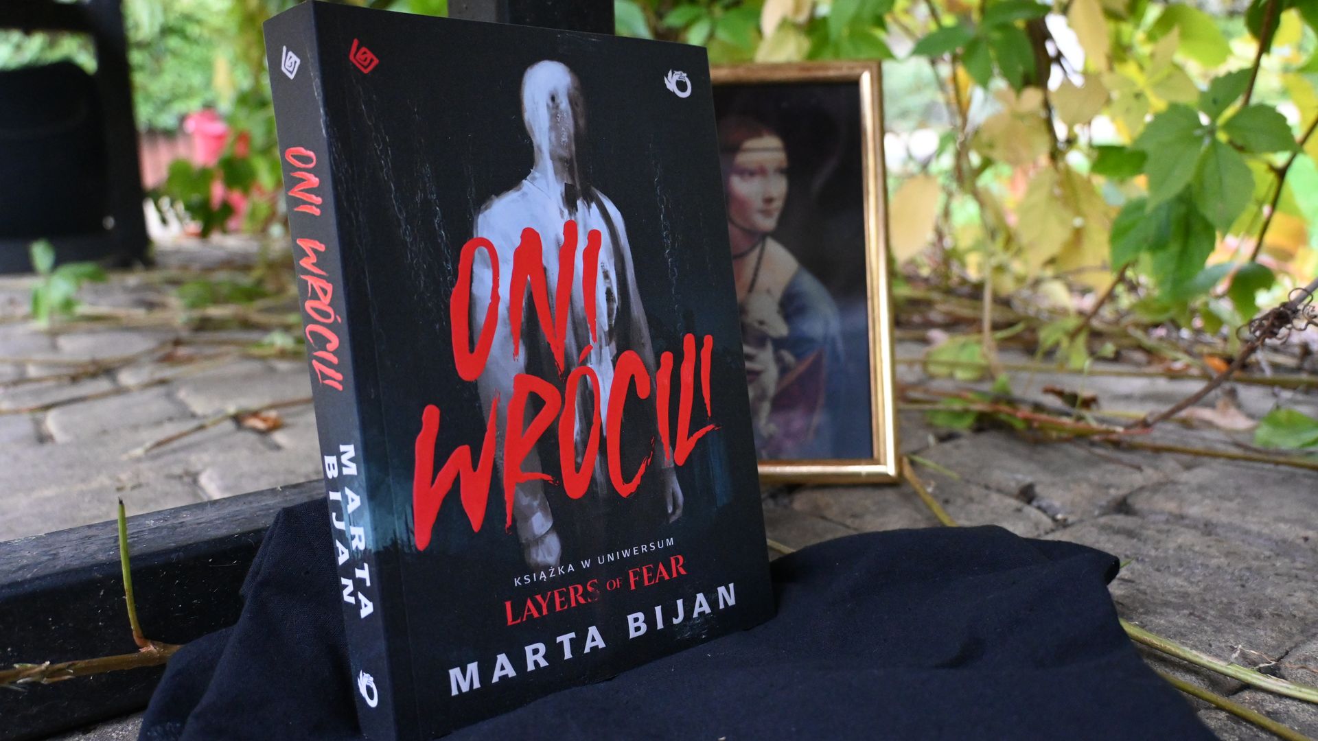 Opowieść, której&nbsp;nie&nbsp;warto wierzyć na&nbsp;słowo. Recenzja książki „Oni wrócili” Marty Bijan
